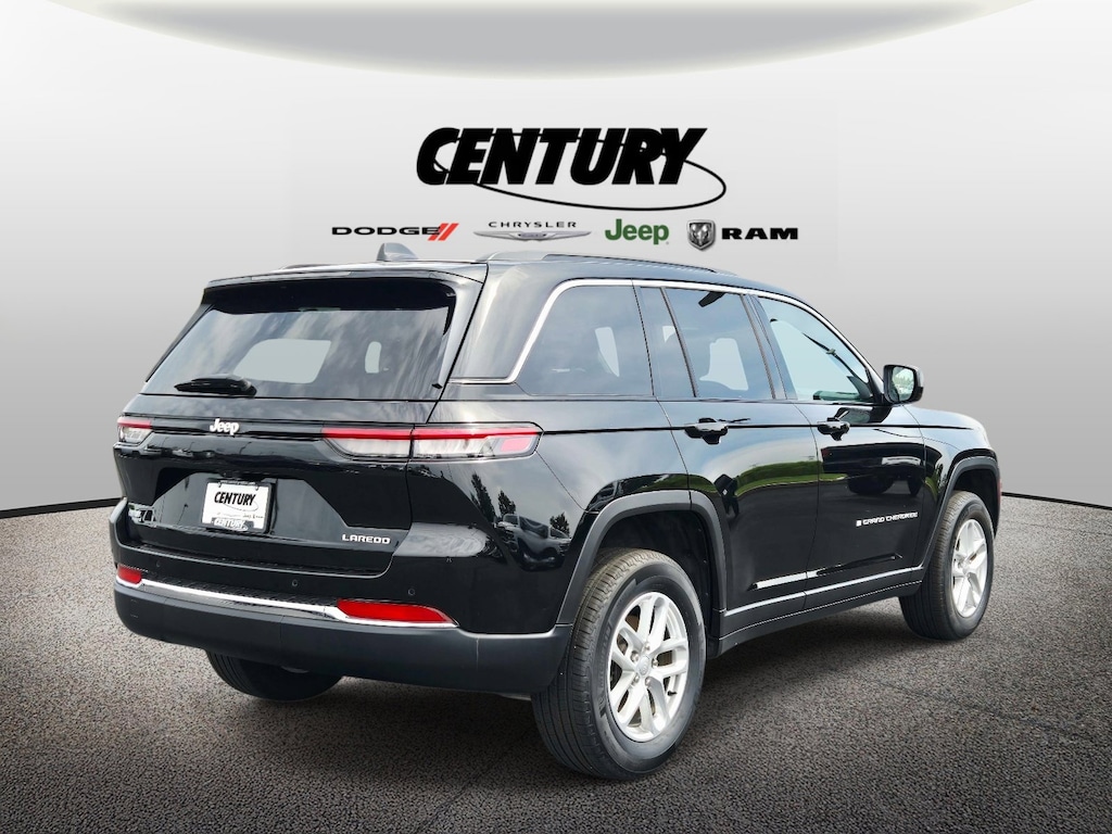 Used 2025 Jeep Grand Cherokee Laredo X Laredo X 4x2