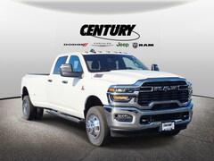 2026 Ram 3500 TRADESMAN CREW CAB 4X4 8' BOX Pickup