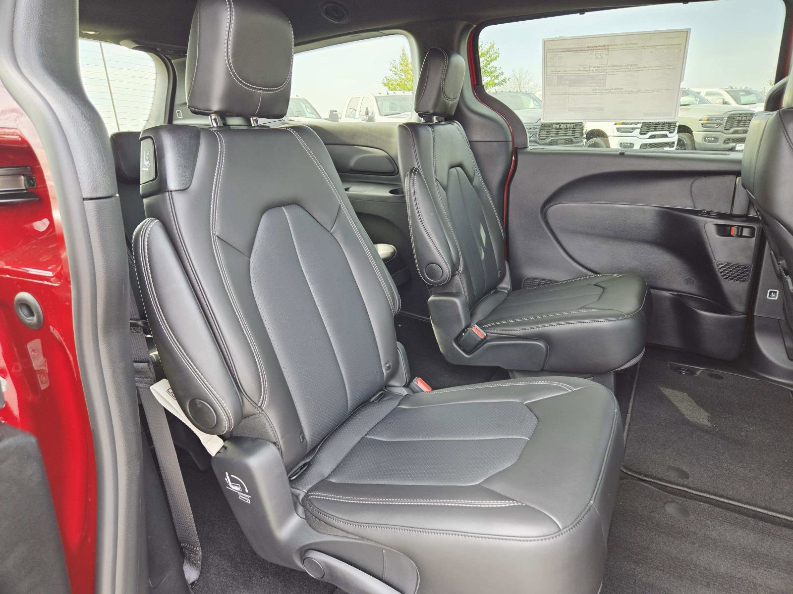 2026 Chrysler Pacifica Select - Photo 16