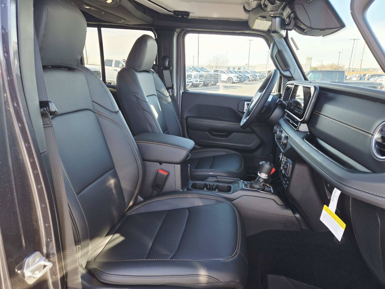 2026 Jeep Wrangler 4-Door Sahara - Photo 18