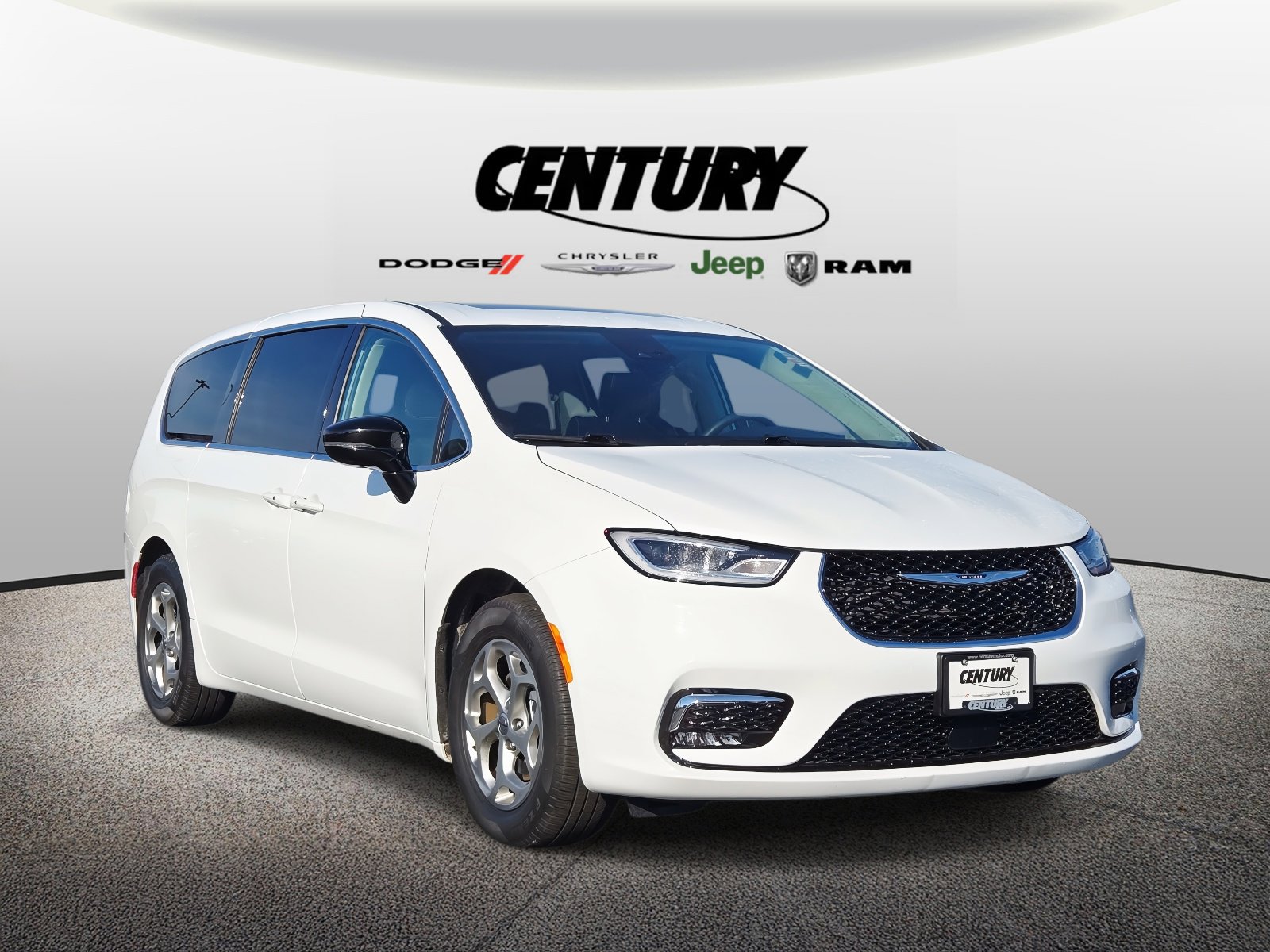 2024 Chrysler Pacifica Limited's photo