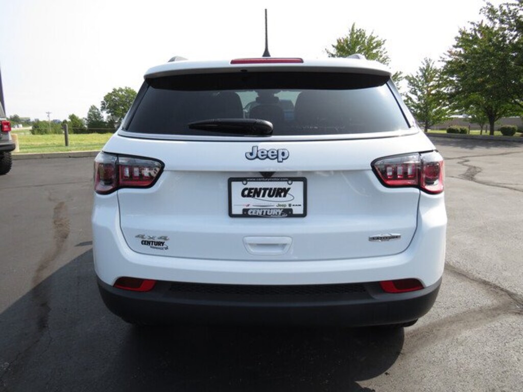 New 2024 Bright White Jeep Compass LATITUDE 4X4 For Sale Wentzville, MO 633854857