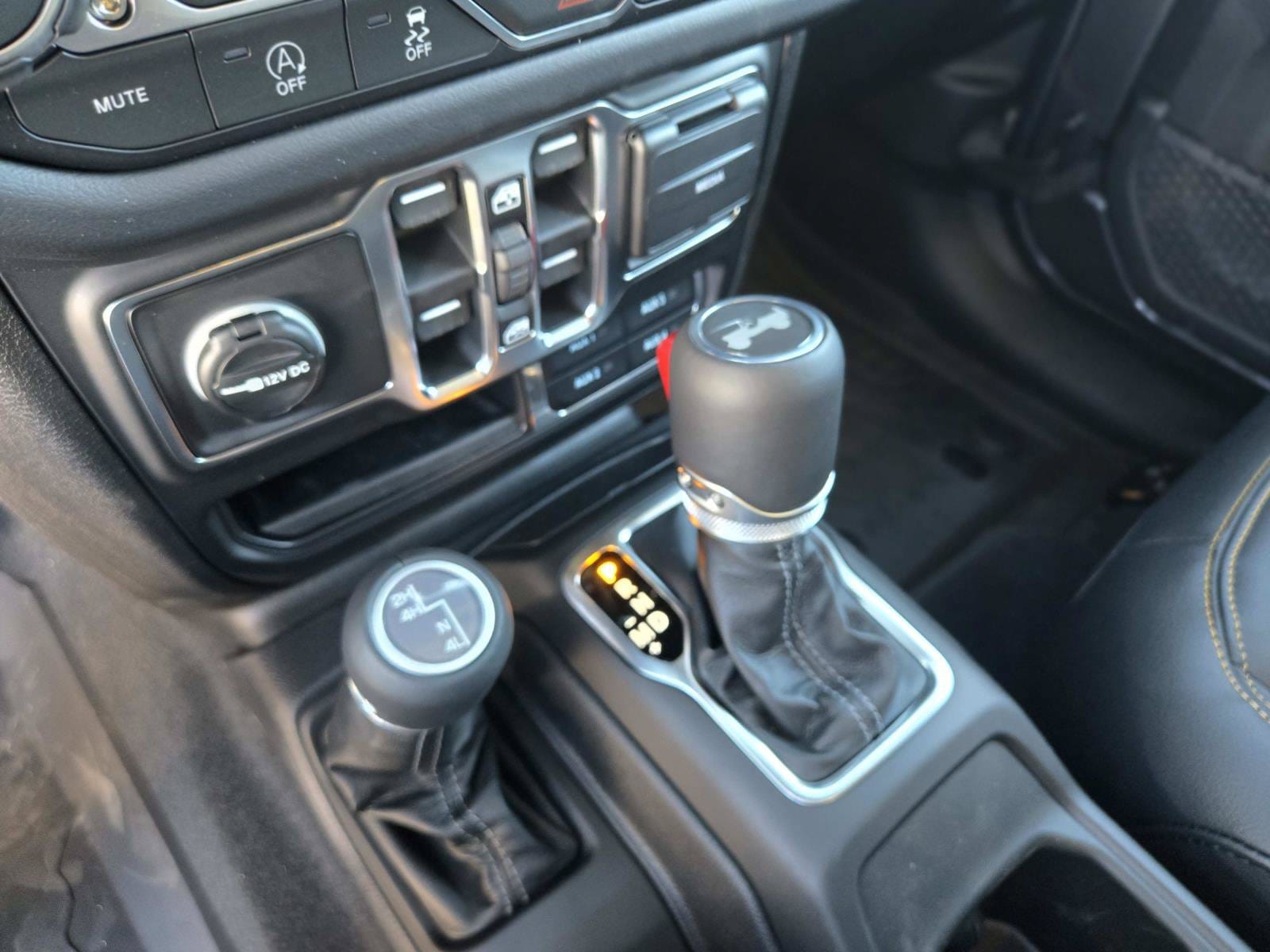2026 Jeep Wrangler 4-Door Sahara - Photo 33