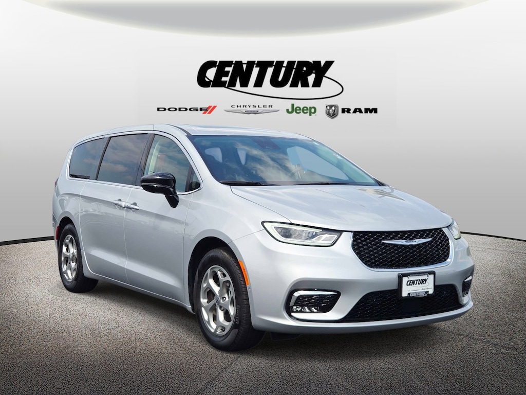 Used 2024 Chrysler Pacifica Limited Limited FWD