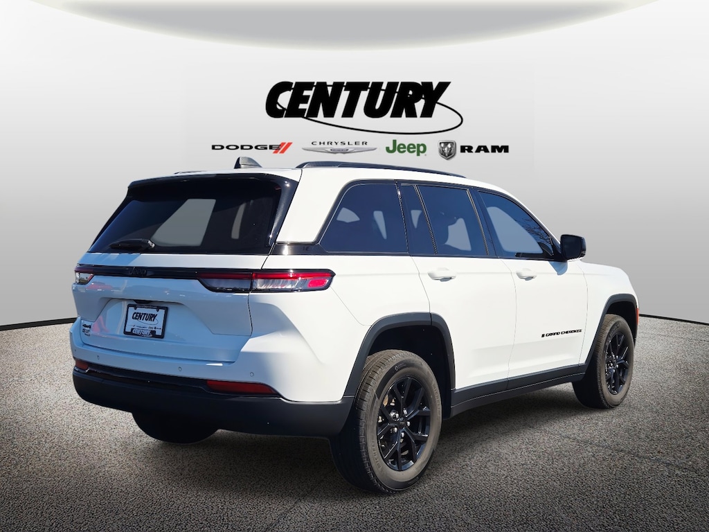Used 2024 Jeep Grand Cherokee Altitude Altitude 4x4