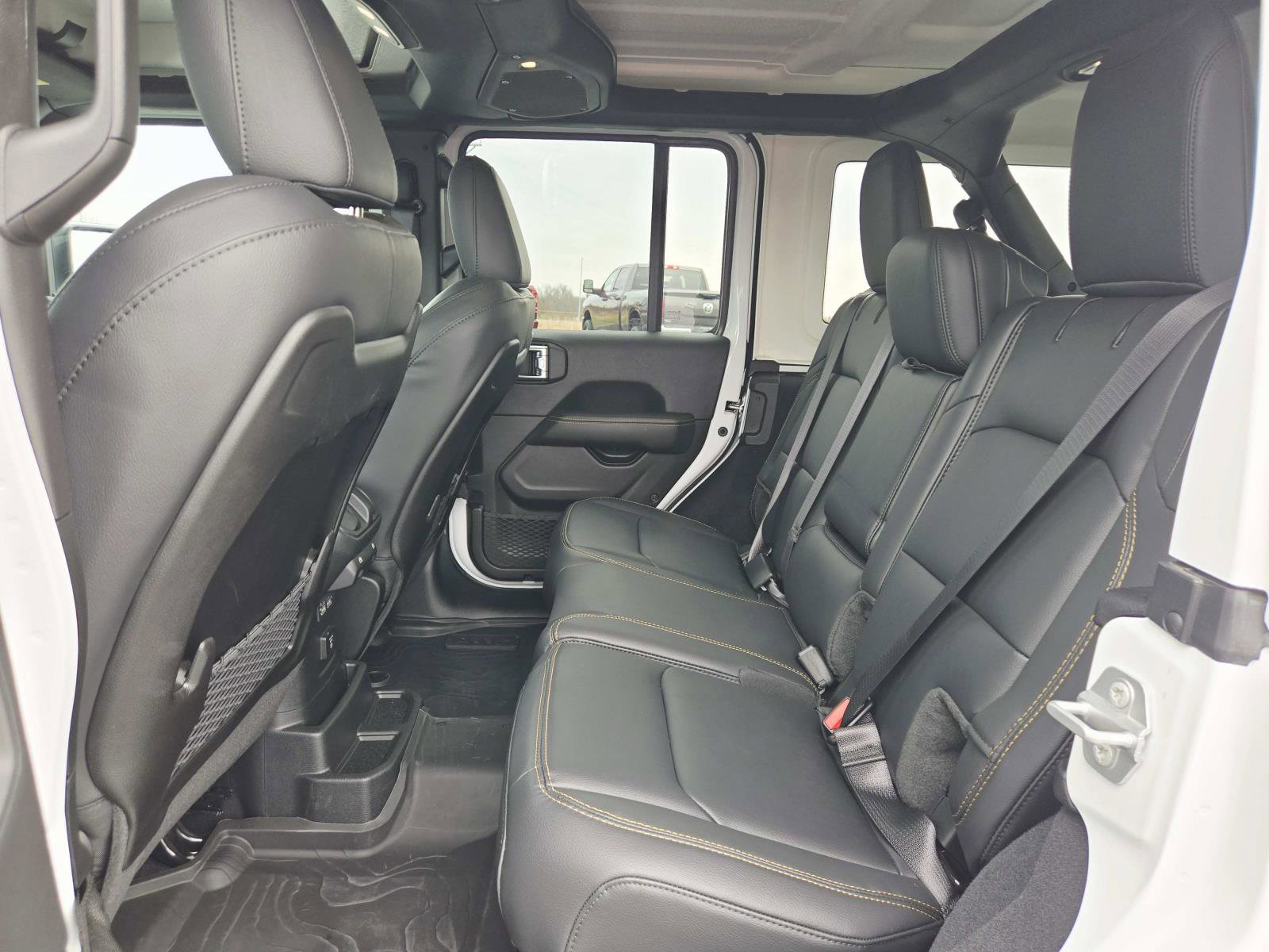 2025 Jeep Wrangler 4-Door Sahara - Photo 13