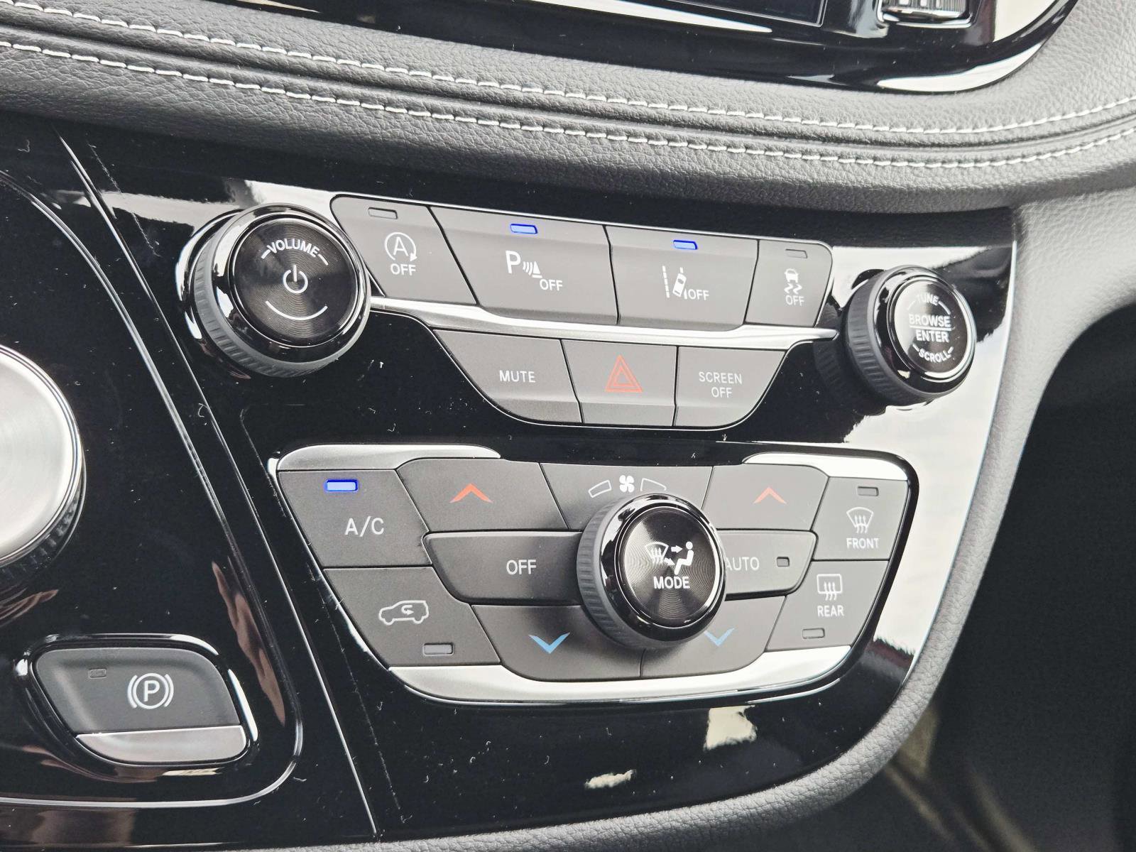 2026 Chrysler Pacifica Select - Photo 27