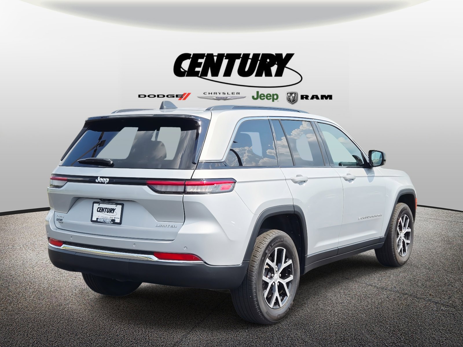 2024 Jeep Grand Cherokee Limited photo 2