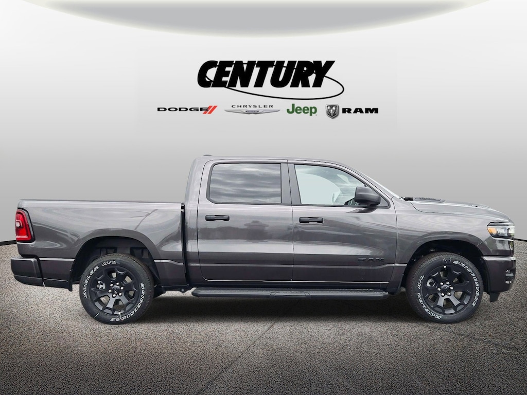 New 2026 Ram 1500 EXPRESS CREW CAB 4X4 5'7 BOX Pickup