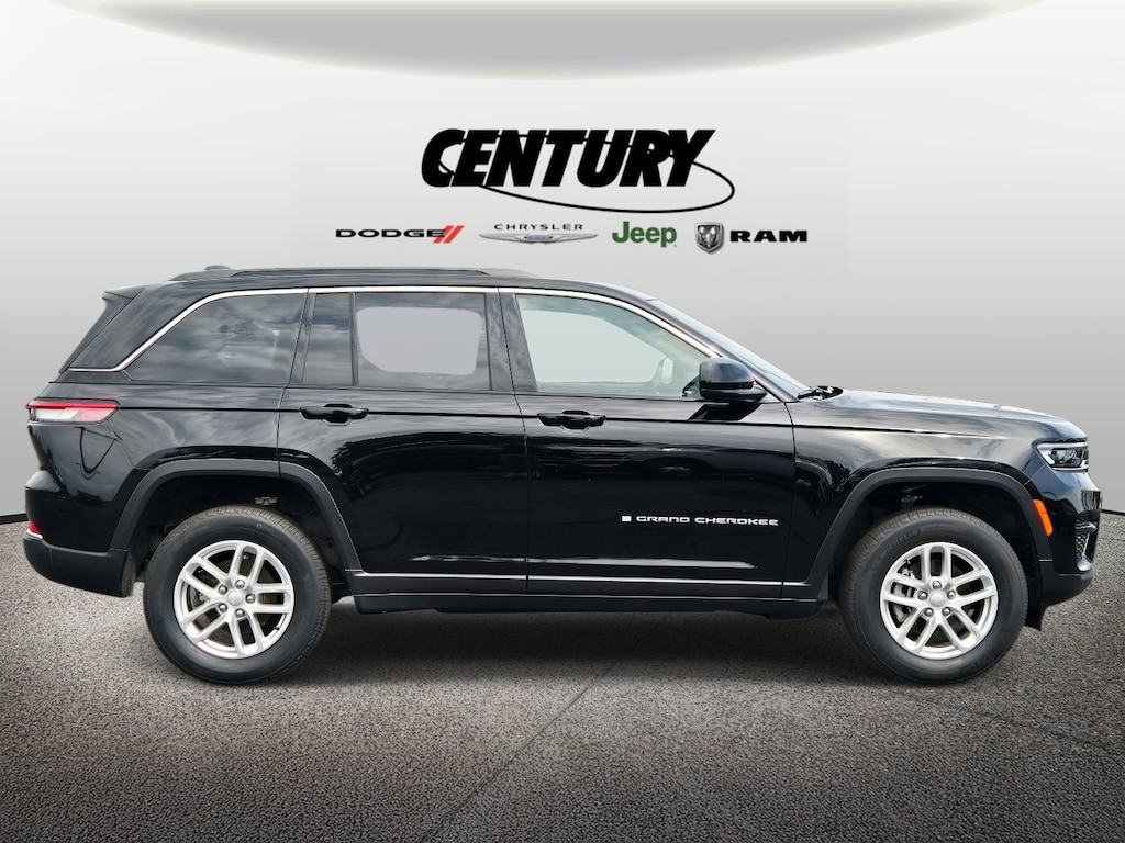 Used 2025 Jeep Grand Cherokee Laredo X Laredo X 4x2