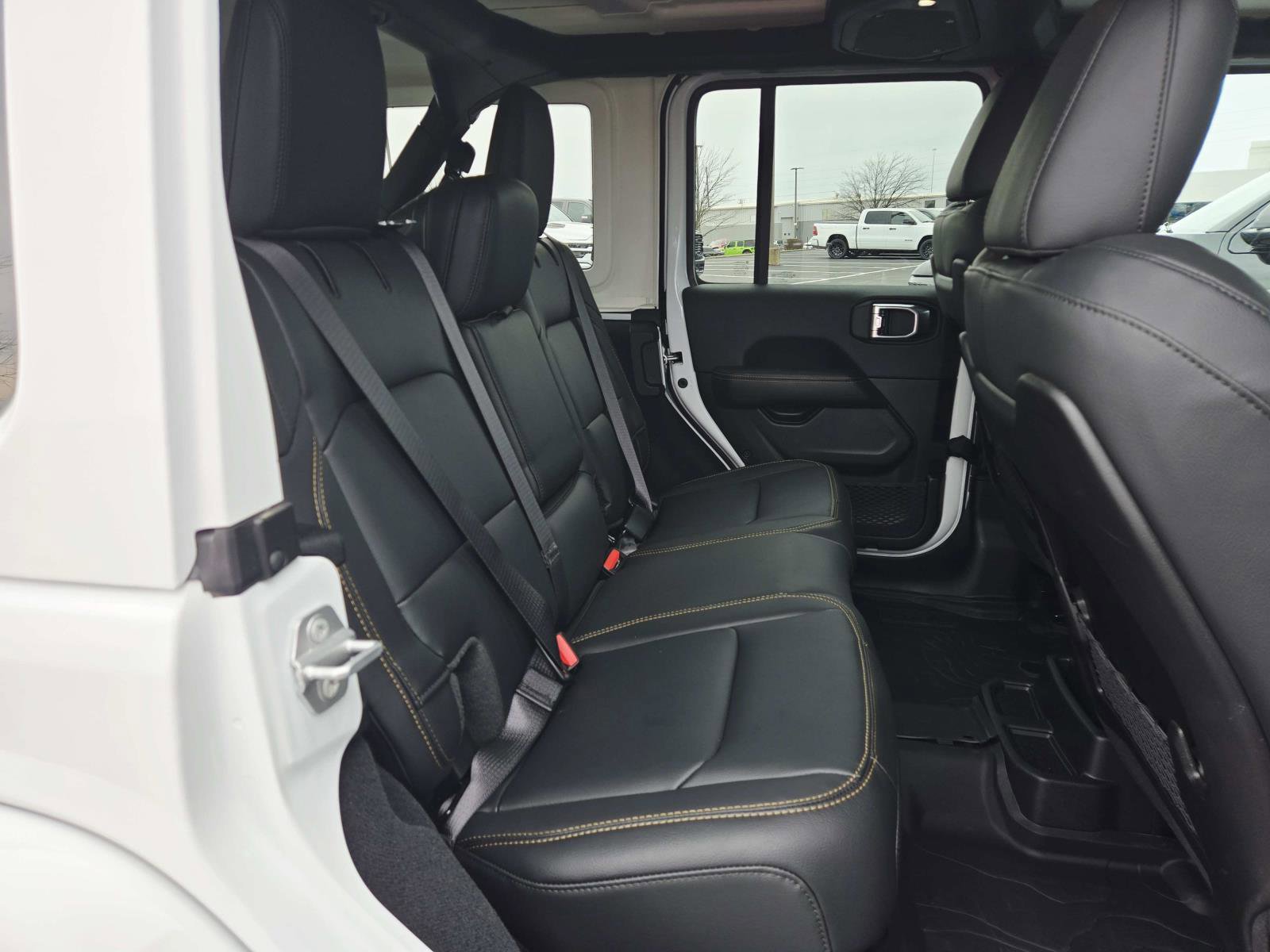 2025 Jeep Wrangler 4-Door Sahara - Photo 17