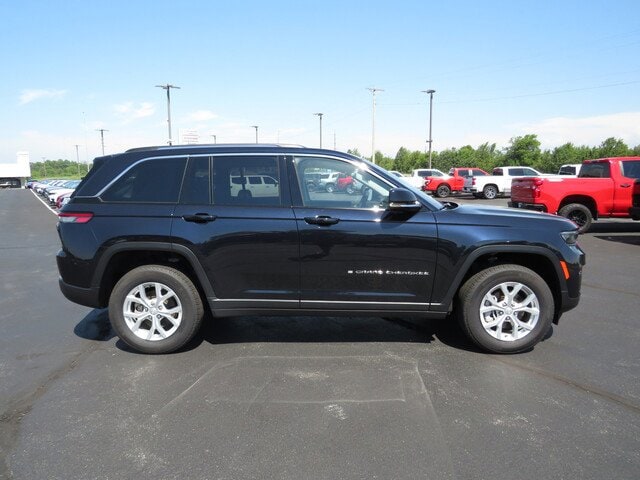 Used 2023 Jeep Grand Cherokee Limited with VIN 1C4RJHBG0P8869917 for sale in Wentzville, MO