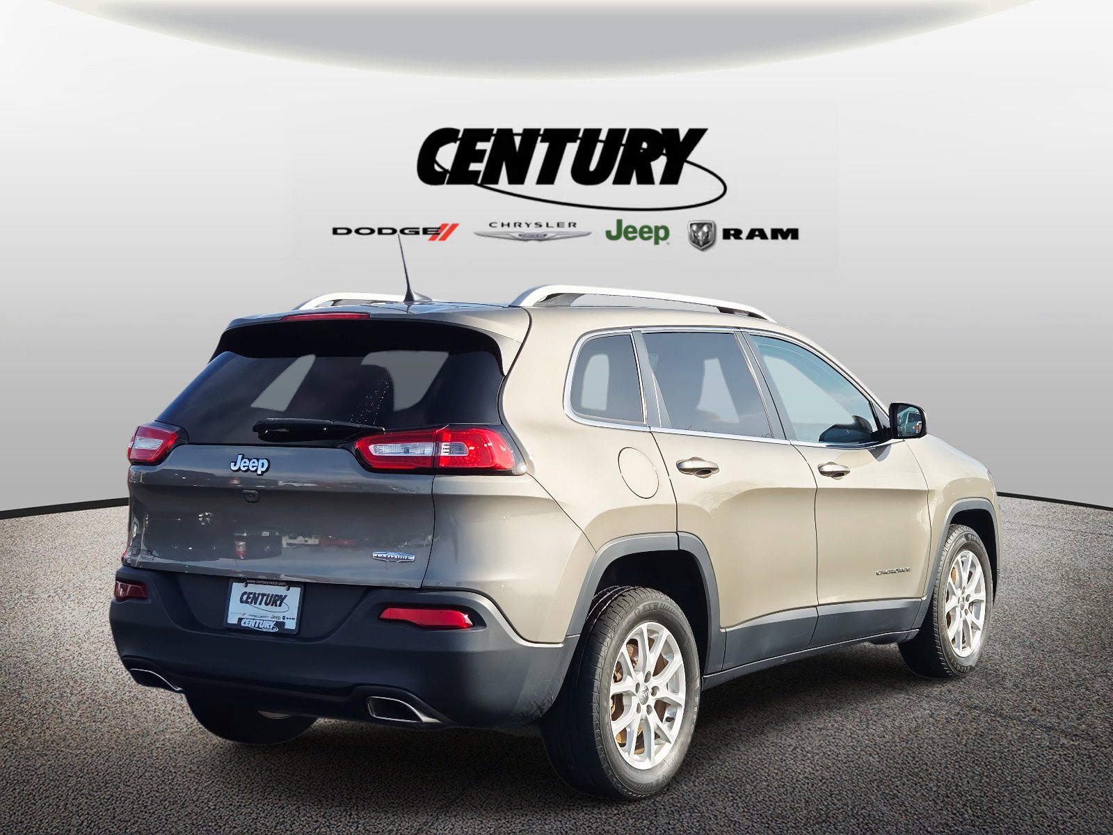 2016 Jeep Cherokee Latitude photo 2