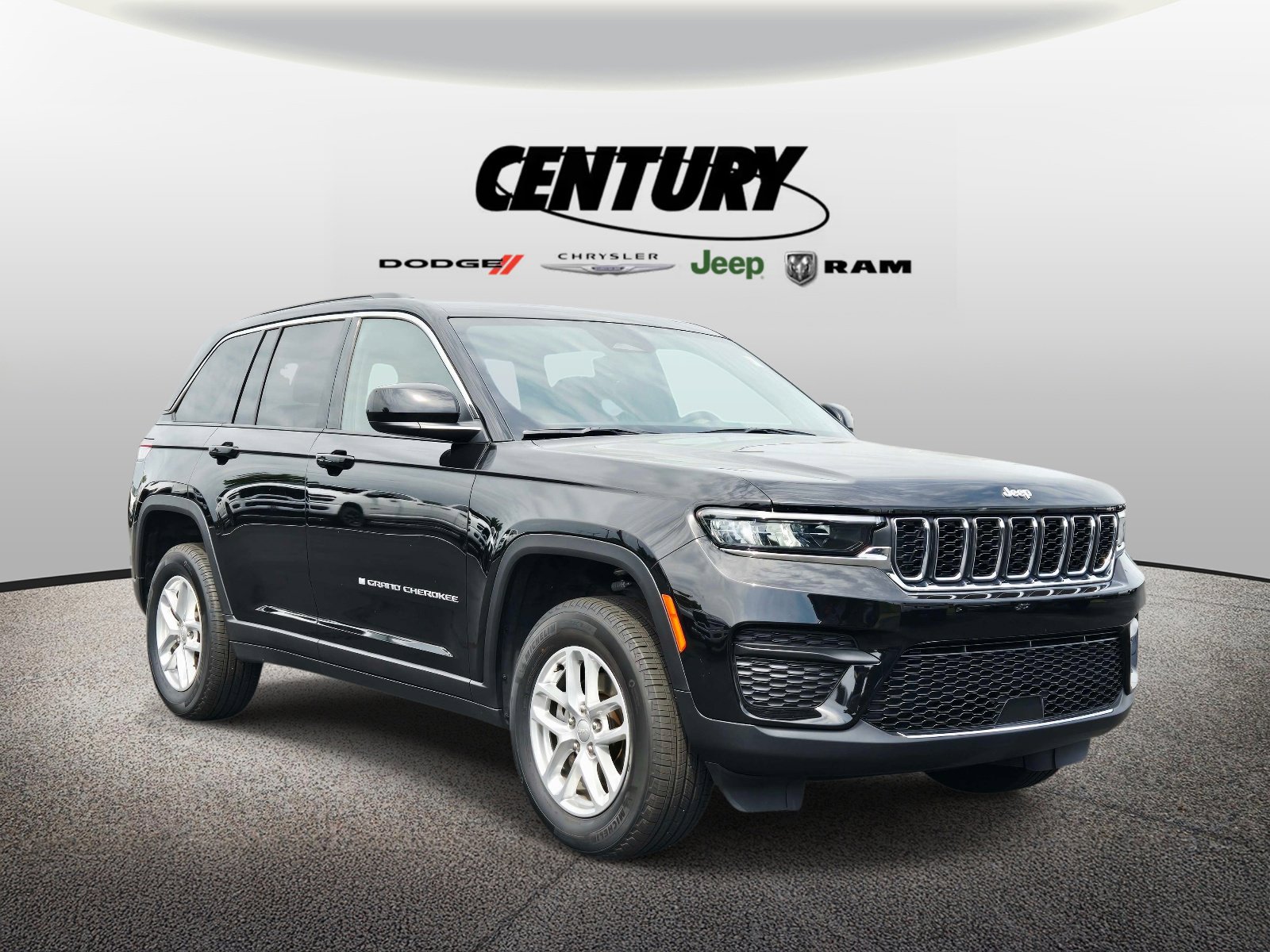 2025 Jeep Grand Cherokee Laredo X's photo