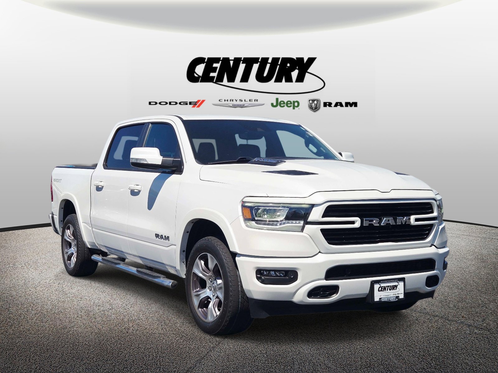 2021 RAM 1500 Laramie 4x4 Crew Cab 5'7's photo