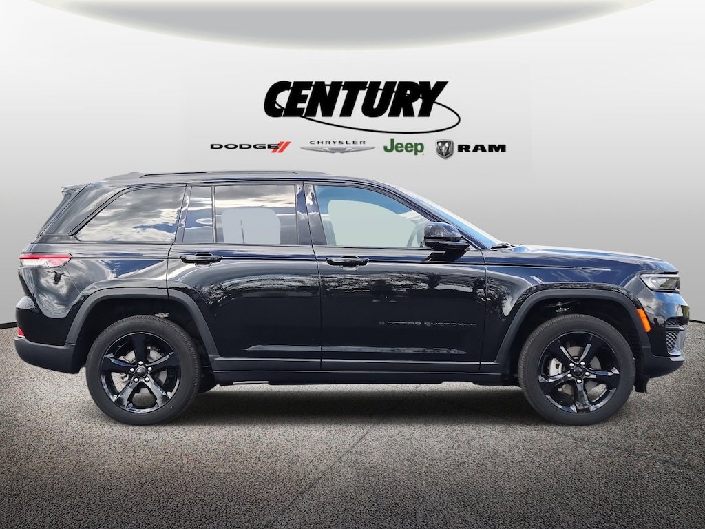 Used 2024 Jeep Grand Cherokee Altitude Altitude 4x4