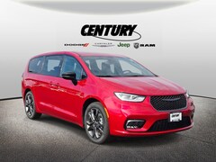 2026 Chrysler Pacifica SELECT Passenger Van