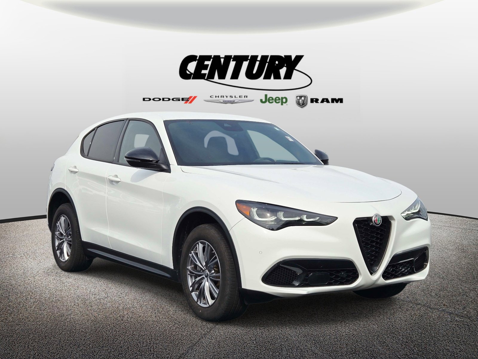 2024 Alfa Romeo Stelvio Sprint AWD's photo