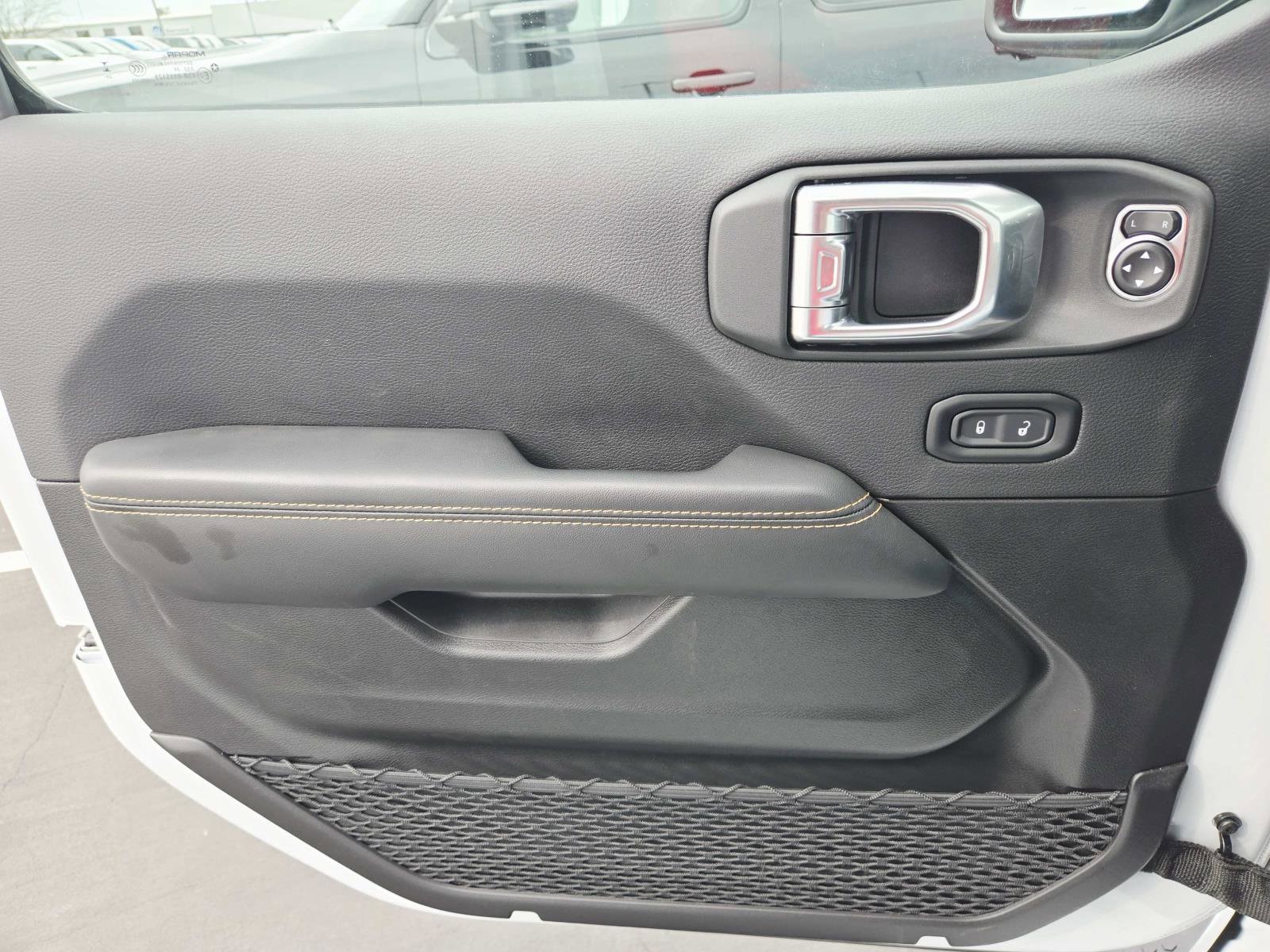 2025 Jeep Wrangler 4-Door Sahara - Photo 40