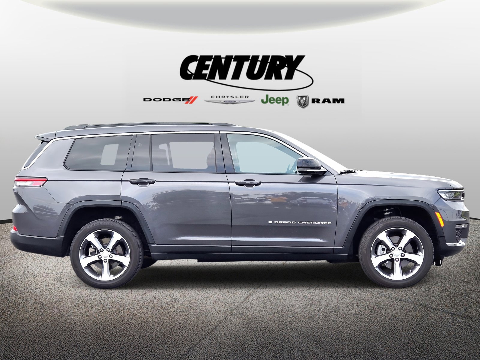 Used 2024 Jeep Grand Cherokee L Limited with VIN 1C4RJKBG6R8523516 for sale in Wentzville, MO