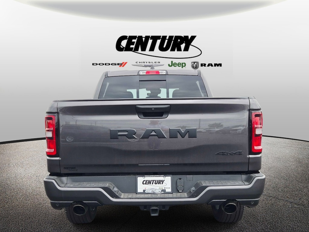 New 2026 Ram 1500 EXPRESS CREW CAB 4X4 5'7 BOX Pickup