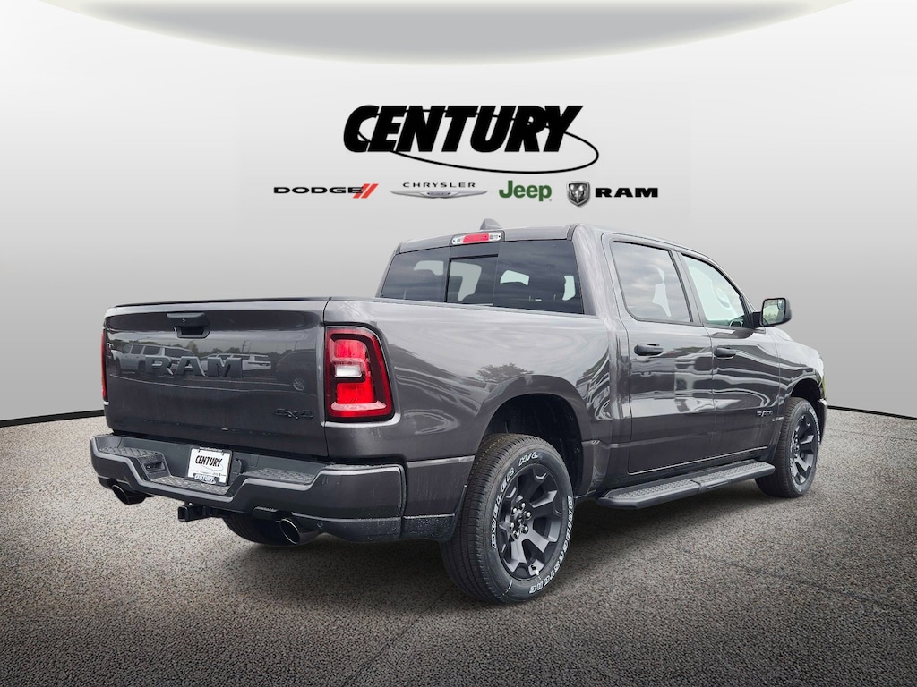 New 2026 Ram 1500 EXPRESS CREW CAB 4X4 5'7 BOX Pickup
