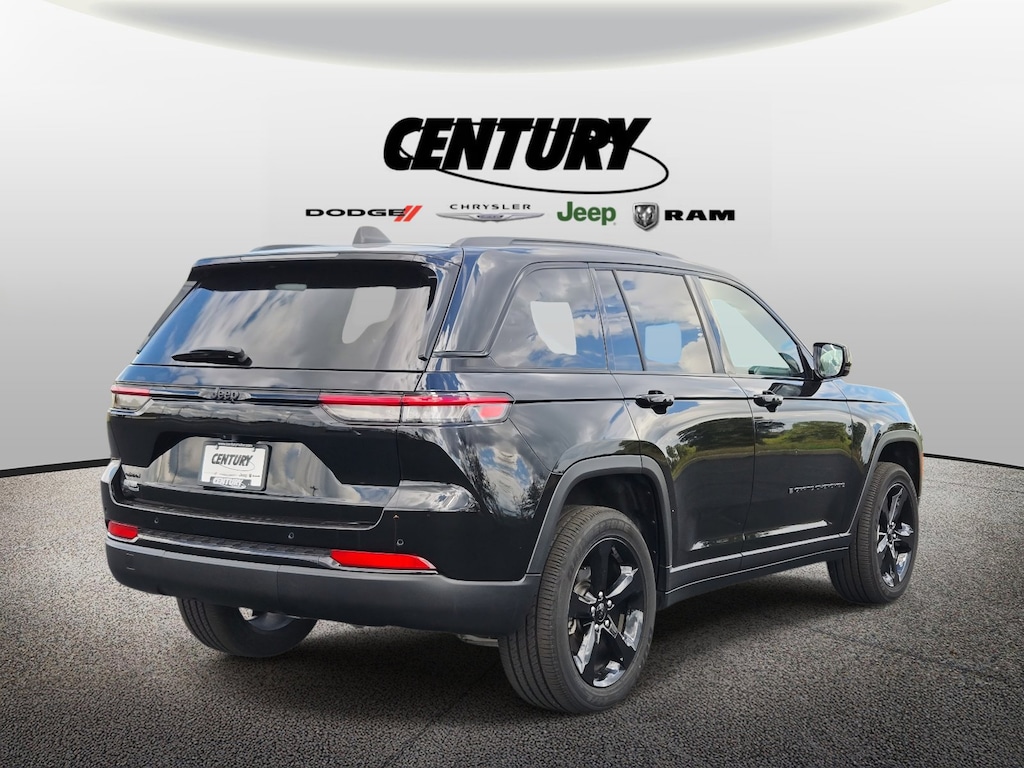 Used 2024 Jeep Grand Cherokee Altitude Altitude 4x4