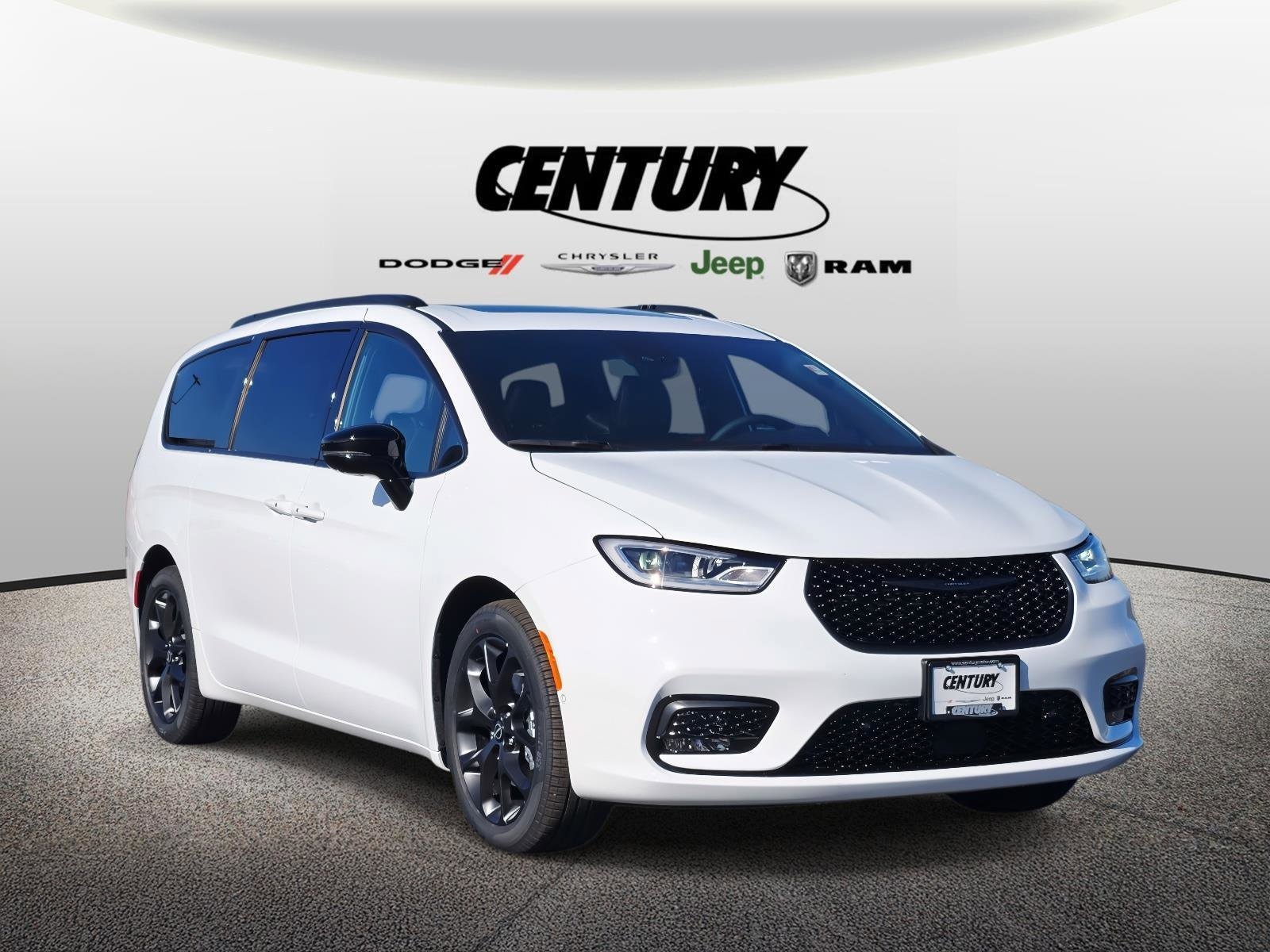 2026 Chrysler Pacifica Limited's photo