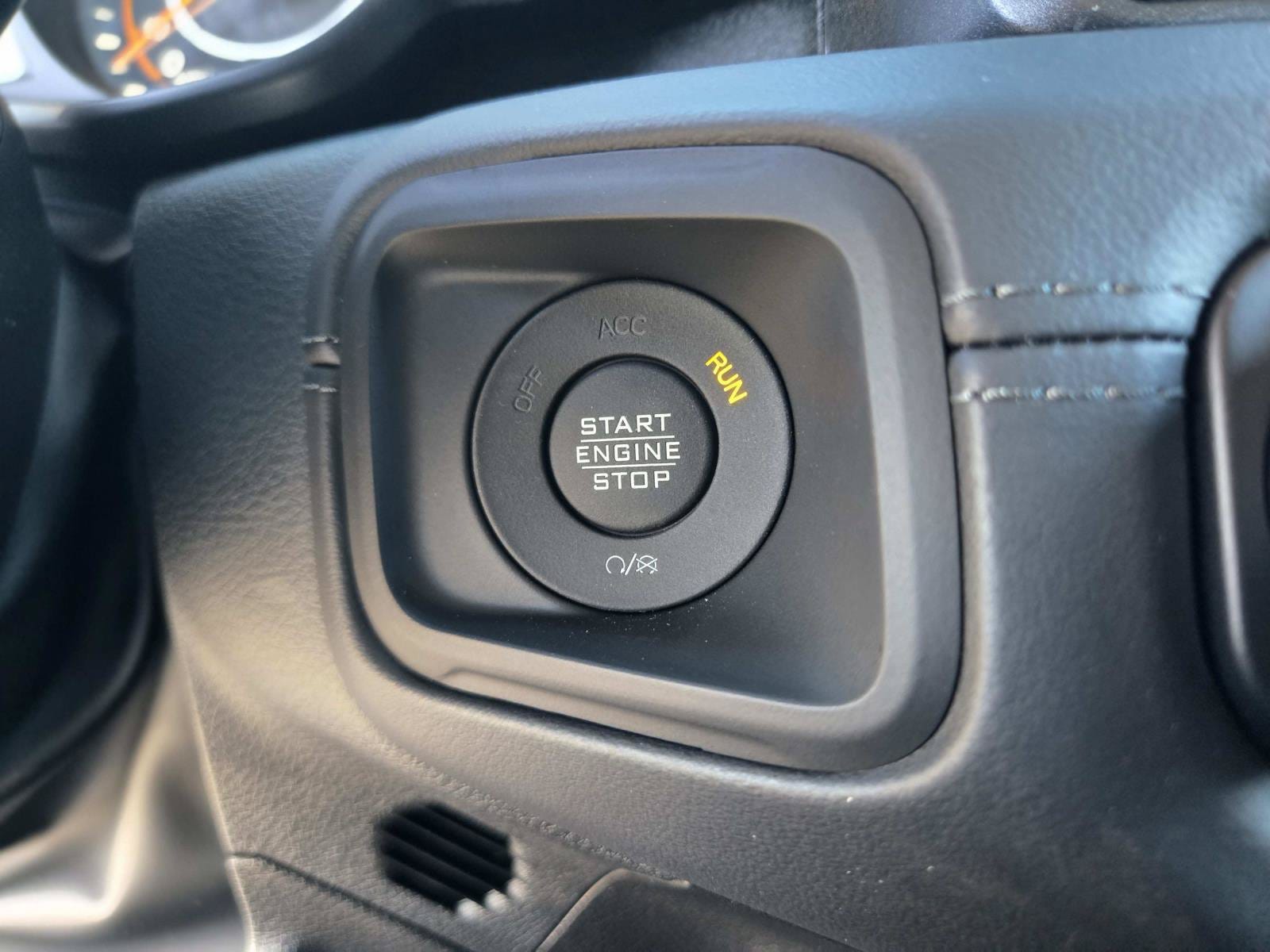 2026 Jeep Wrangler 4-Door Sahara - Photo 34