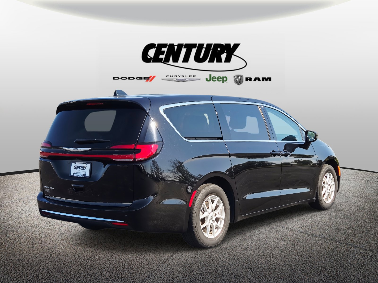 2024 Chrysler Pacifica Touring L photo 2
