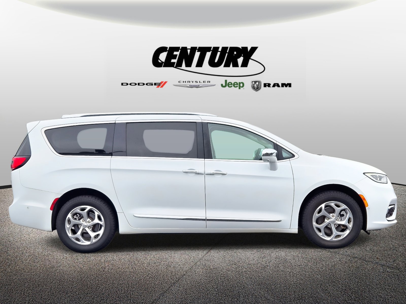 Used 2021 Chrysler Pacifica Limited with VIN 2C4RC3GG8MR597090 for sale in Wentzville, MO