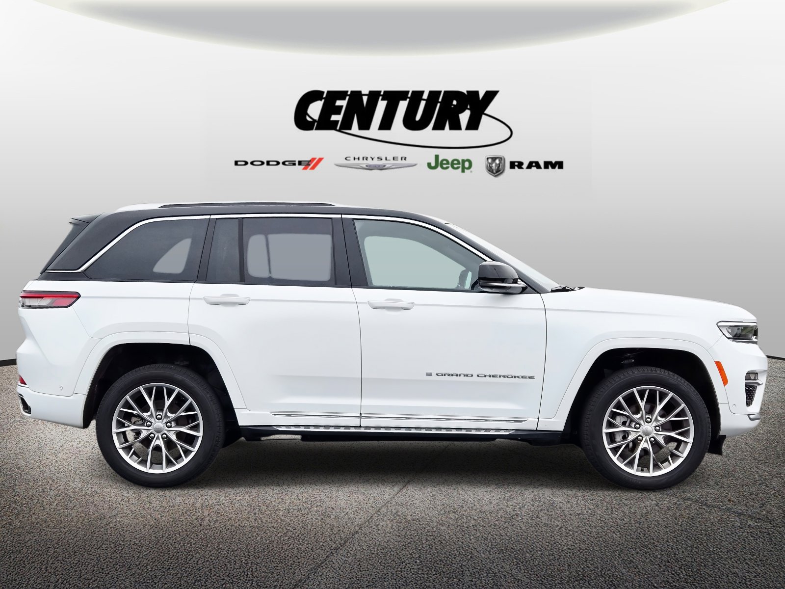 Used 2023 Jeep Grand Cherokee Summit with VIN 1C4RJHEG3P8864593 for sale in Wentzville, MO