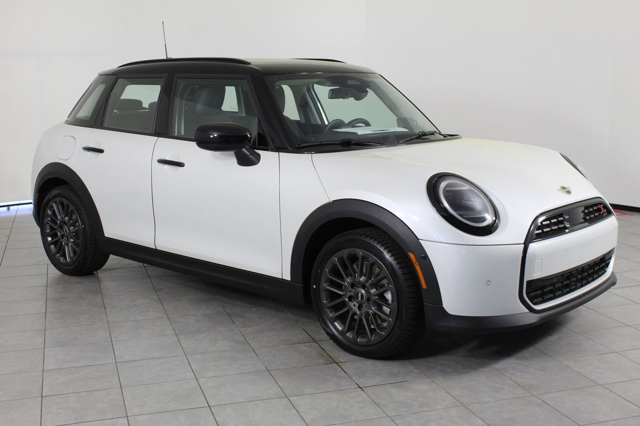 2025 MINI Hardtop 4 Door S - Photo 20
