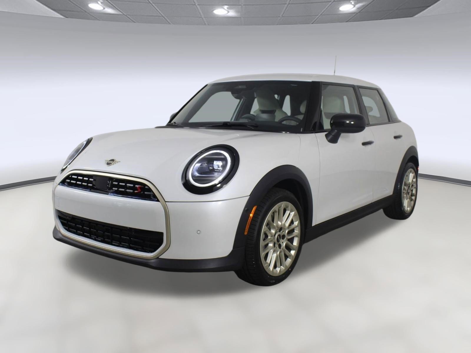 2025 MINI Hardtop Cooper S Signature's photo