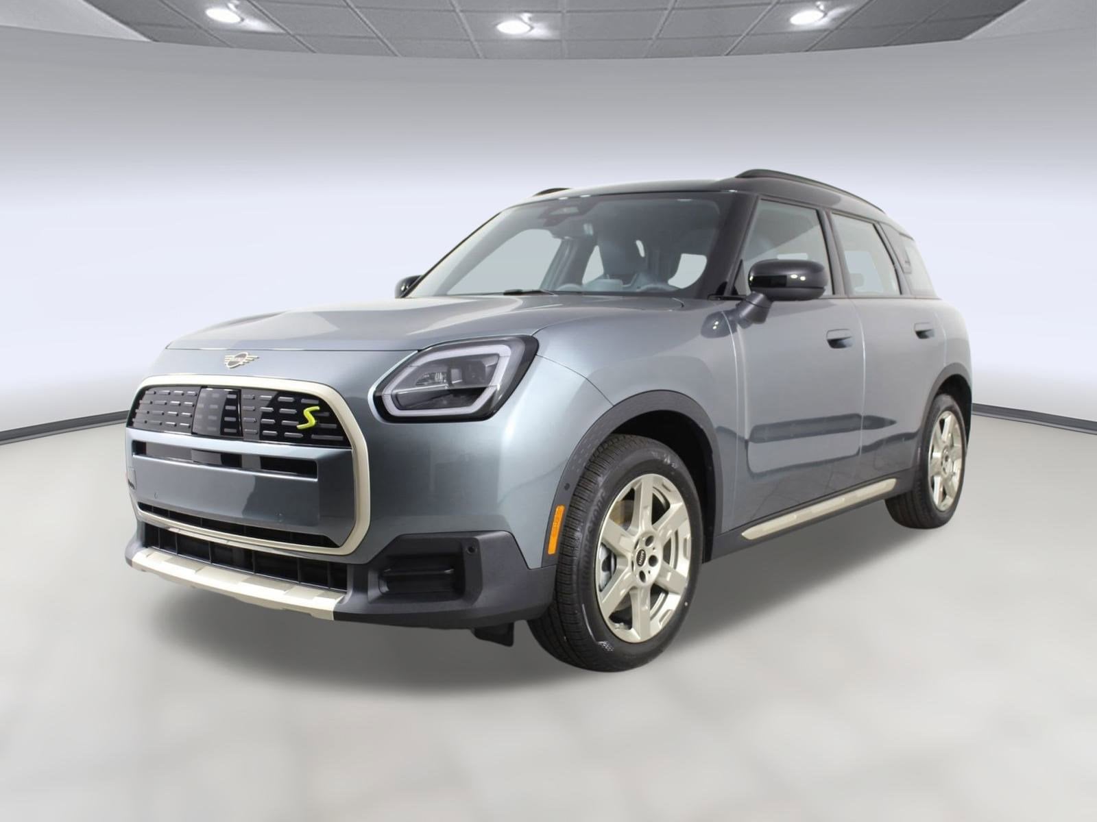 2025 MINI Countryman SE's photo