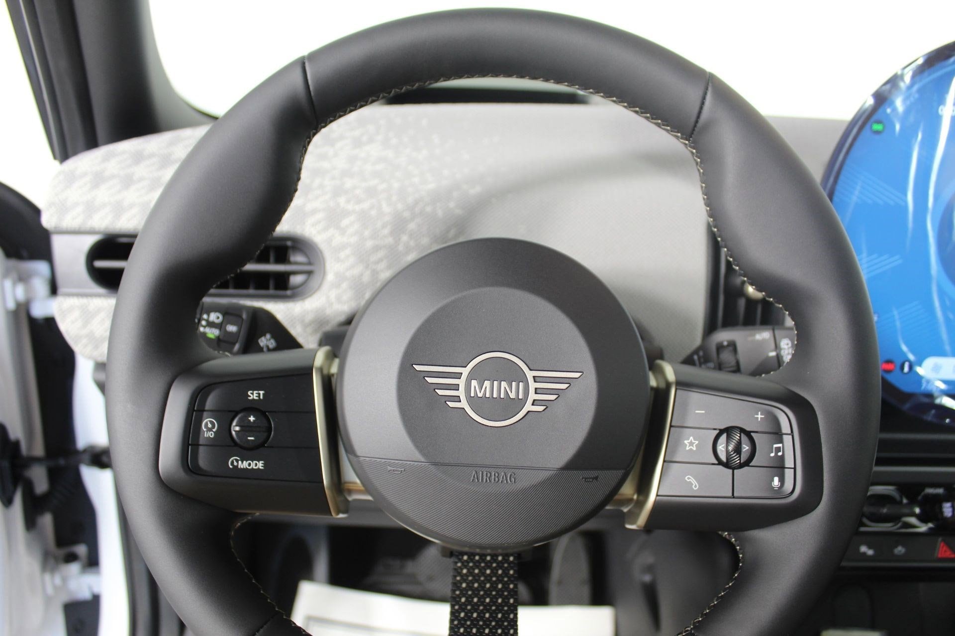 2025 MINI Hardtop 4 Door S - Photo 14