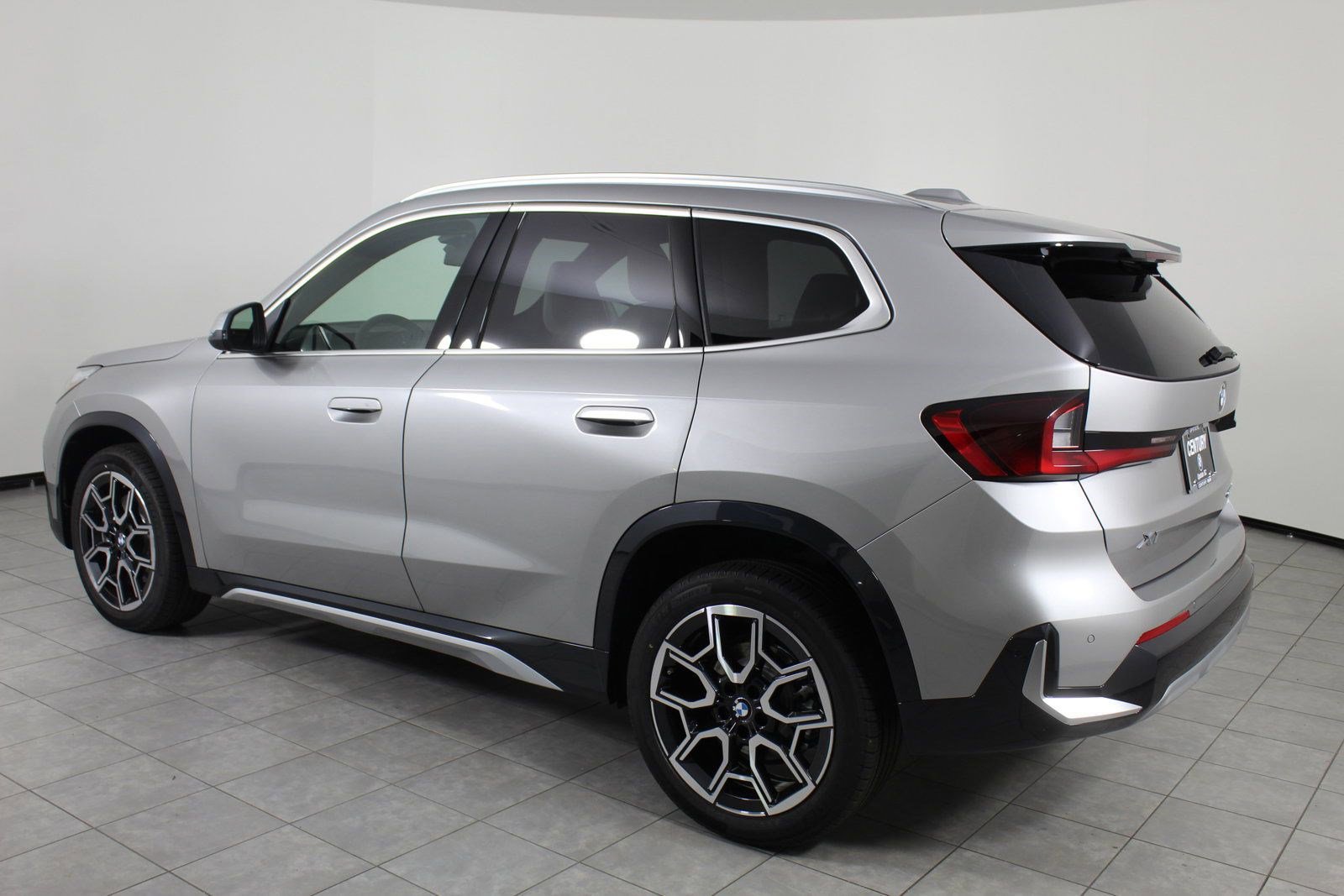 2025 Bmw X1 XDrive28i photo 2