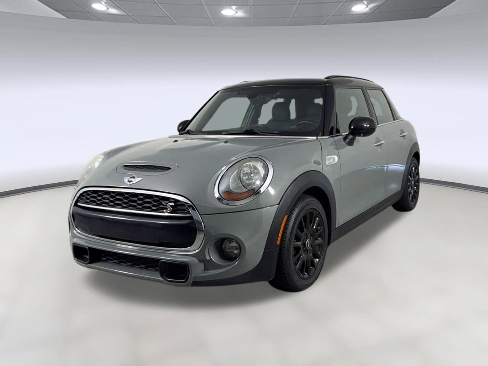 2016 MINI Cooper S 4 Door's photo