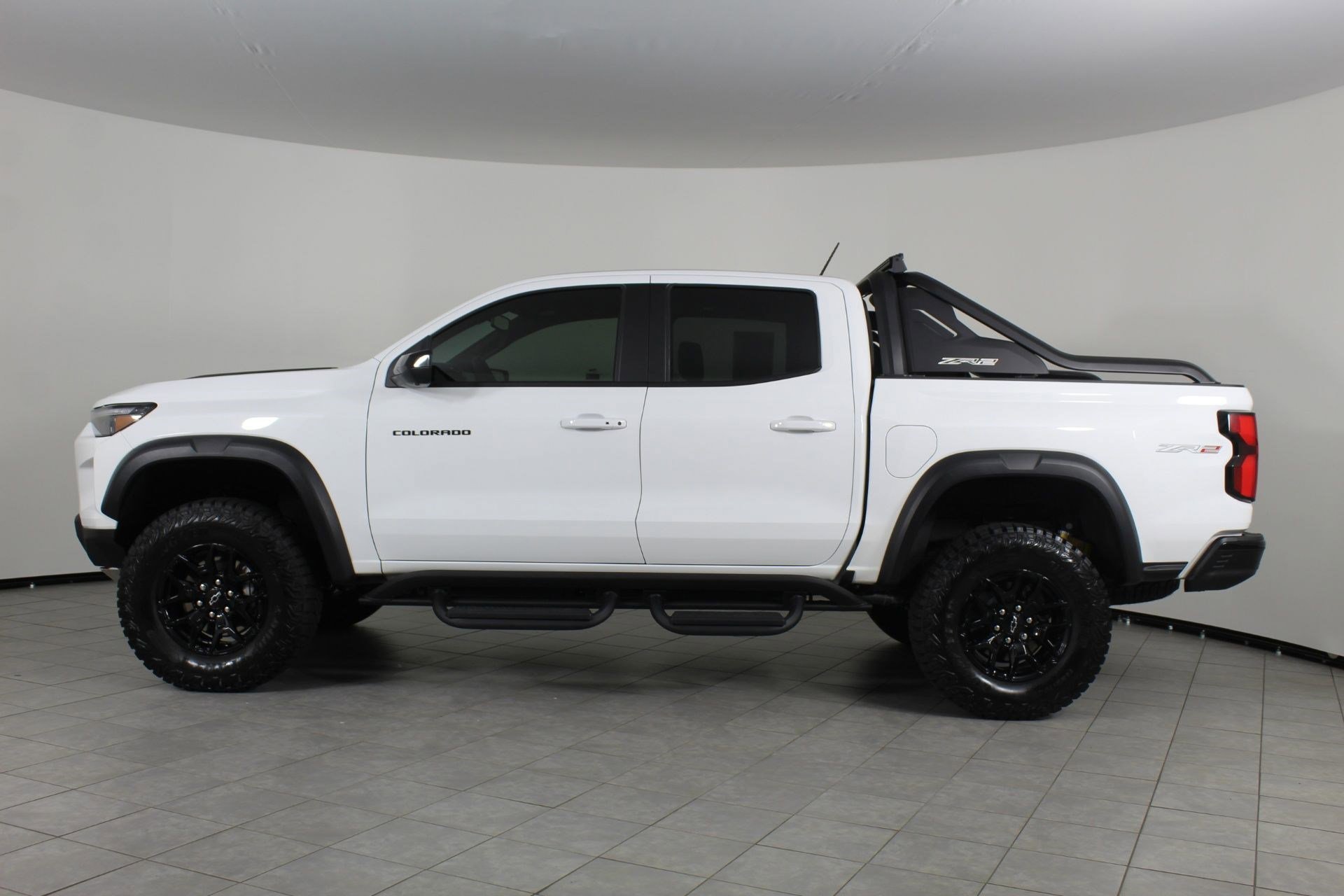2025 Chevrolet Colorado ZR2 photo 2
