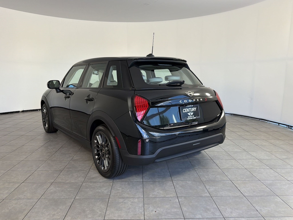 New 2026 MINI 4 Door Signature Plus Hatchback