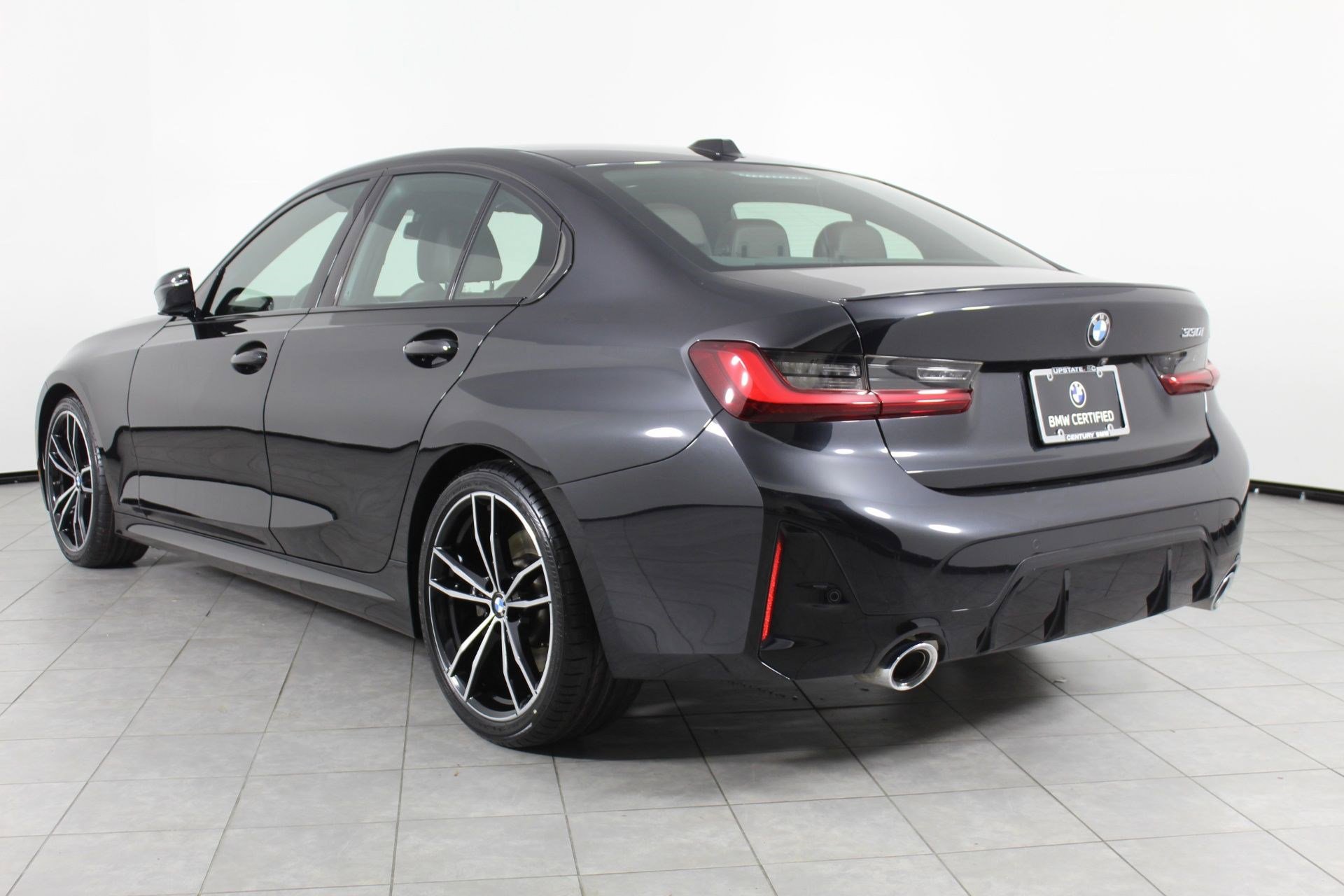 2023 Bmw 330i Sedan photo 3