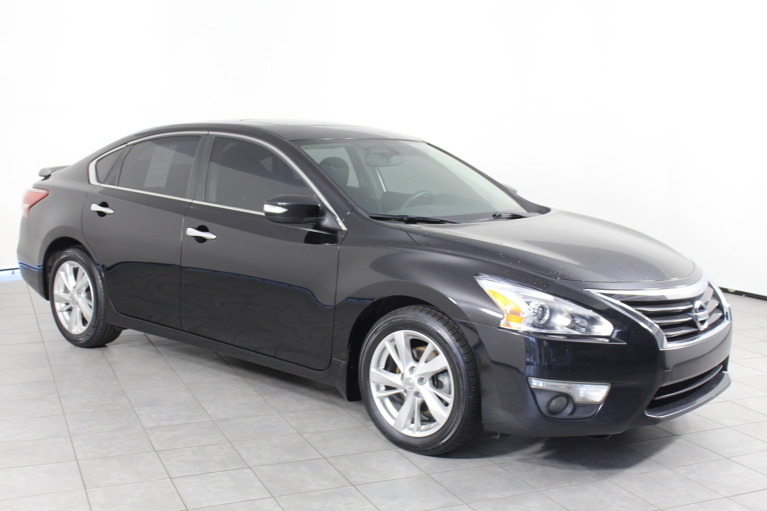 Used 2013 Nissan Altima Sedan SV with VIN 1N4AL3AP3DN476136 for sale in Greenville, SC