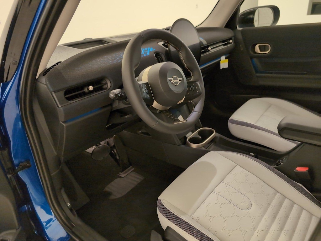 New 2025 MINI Hardtop 4 Door Signature Plus Hatchback