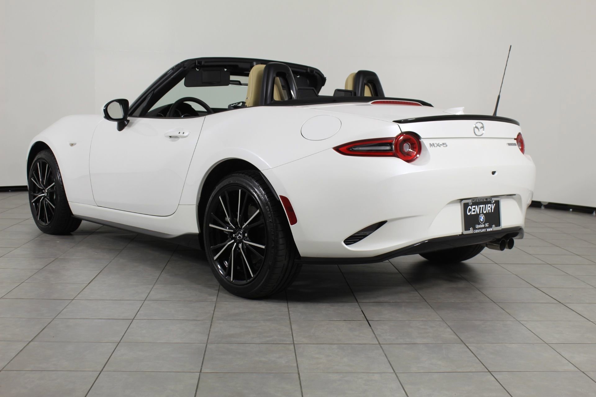 2025 Mazda MX-5 Miata Miata Grand Touring photo 3