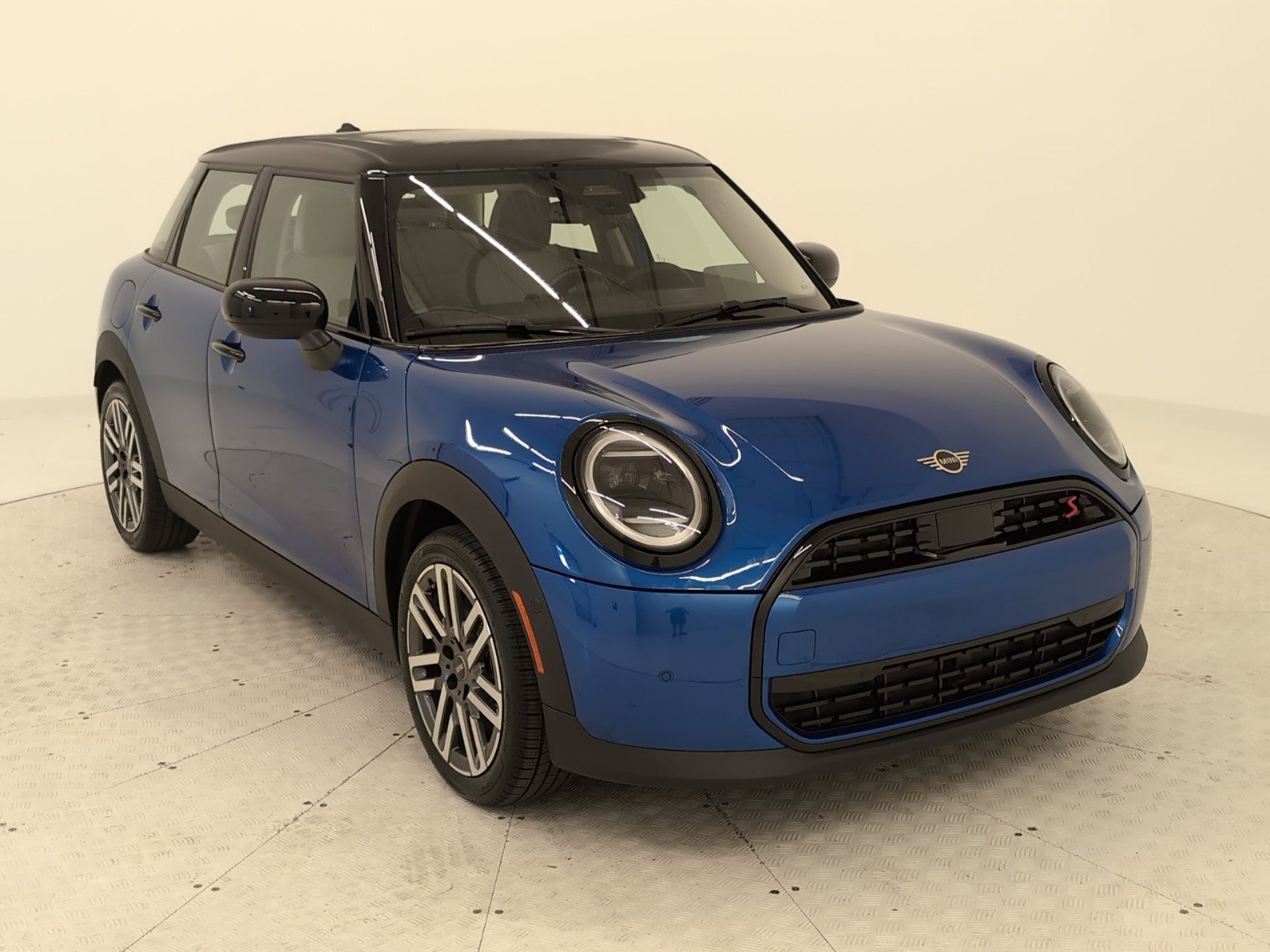 2025 Mini Cooper Signature photo 2