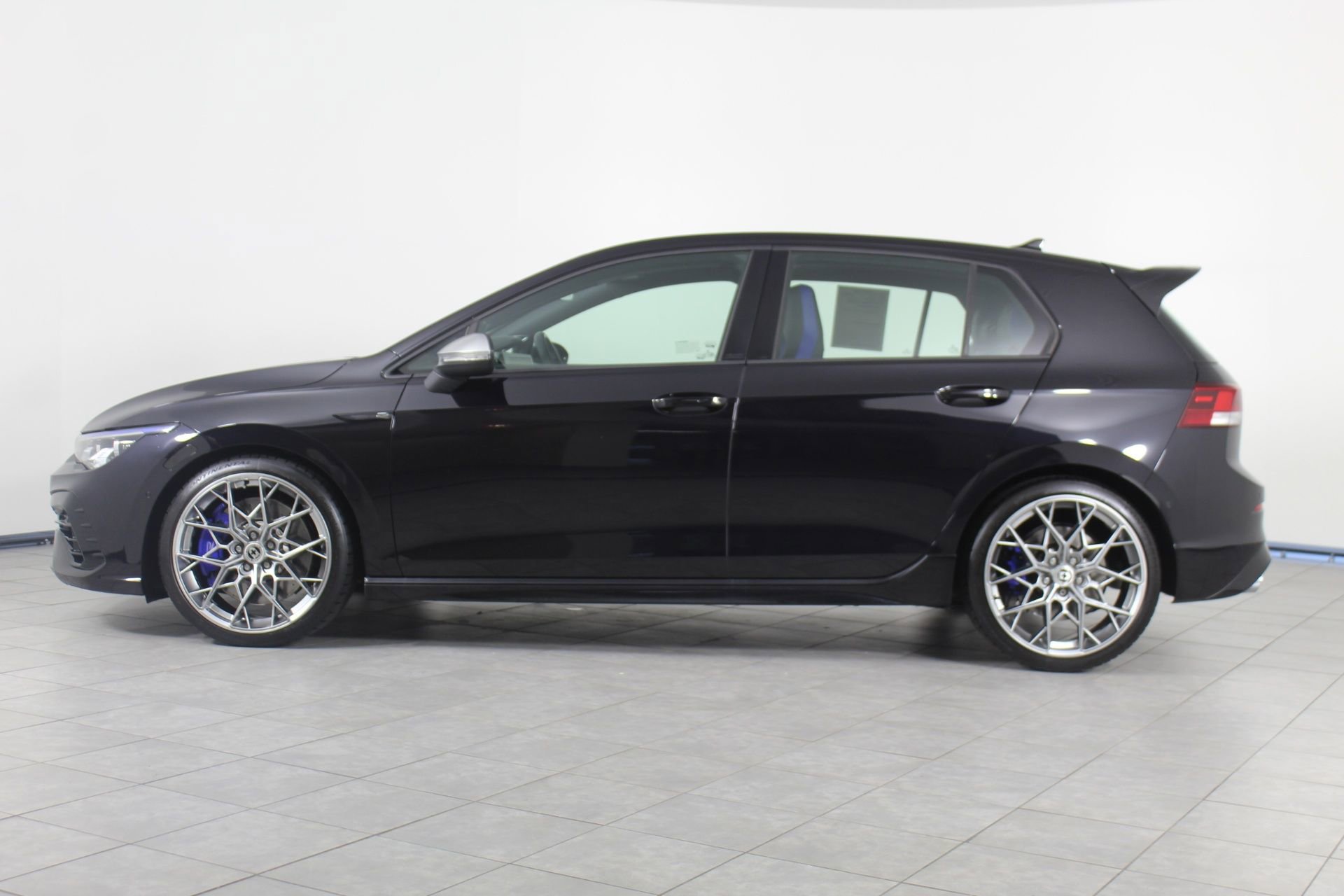 2022 Volkswagen Golf R photo 2