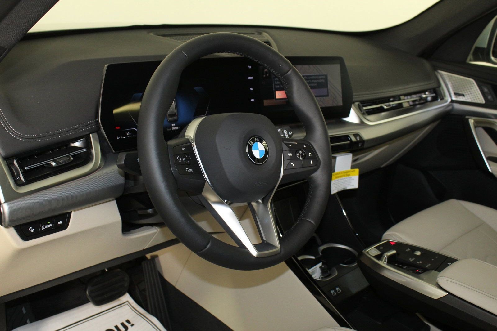 2025 Bmw X1 XDrive28i photo 3