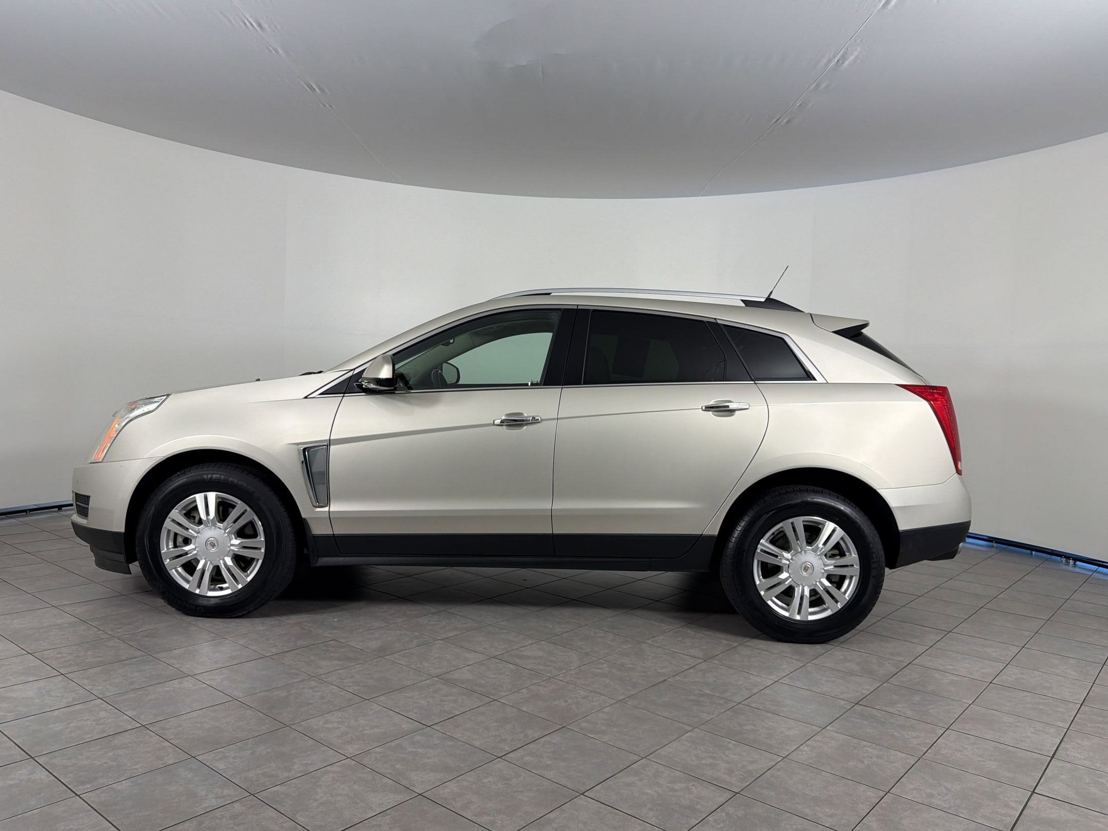 Used 2014 Cadillac SRX Luxury Collection with VIN 3GYFNBE38ES559431 for sale in Greenville, SC