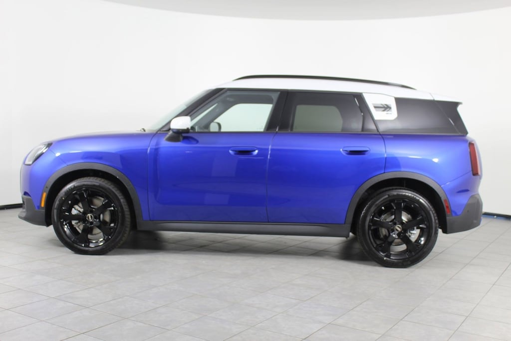 New 2026 MINI Countryman Iconic SUV