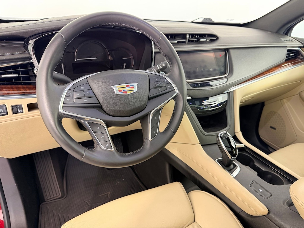 Used 2017 CADILLAC XT5 Luxury SUV
